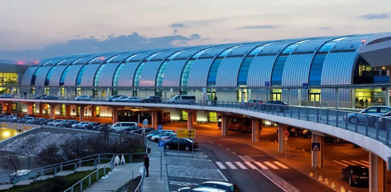 Japan Airlines BUD Terminal