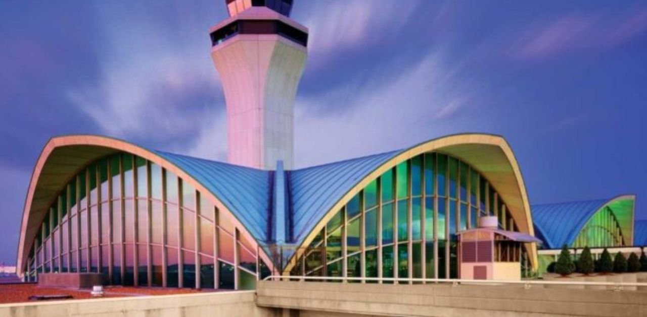Japan Airlines STL Terminal