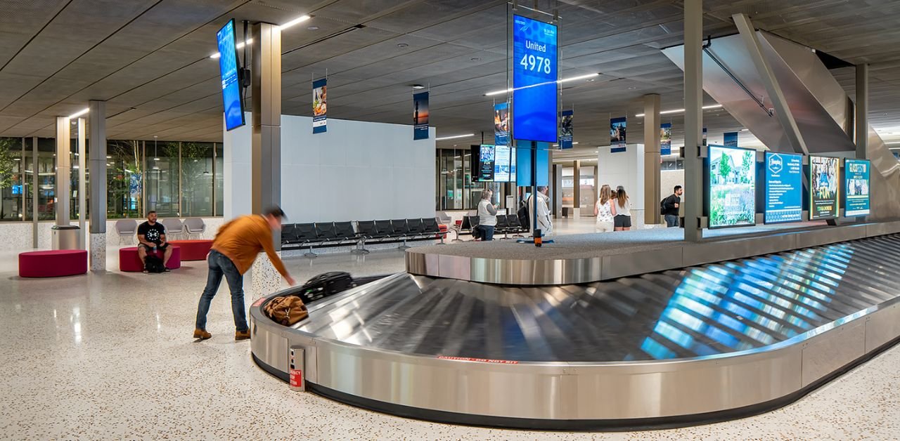 United Airlines ELM Terminal