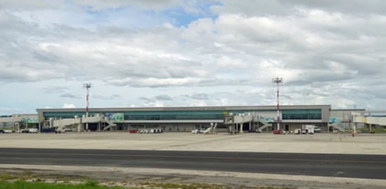 United Airlines LIR Terminal