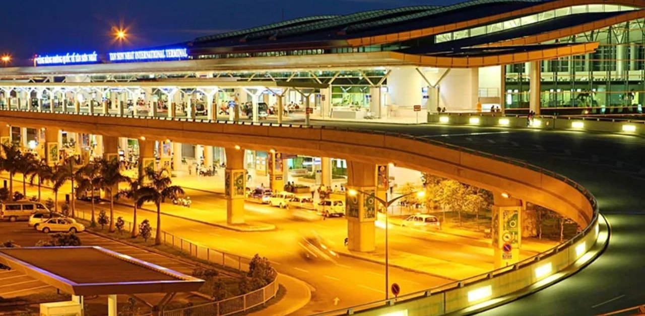 United Airlines SGN Terminal