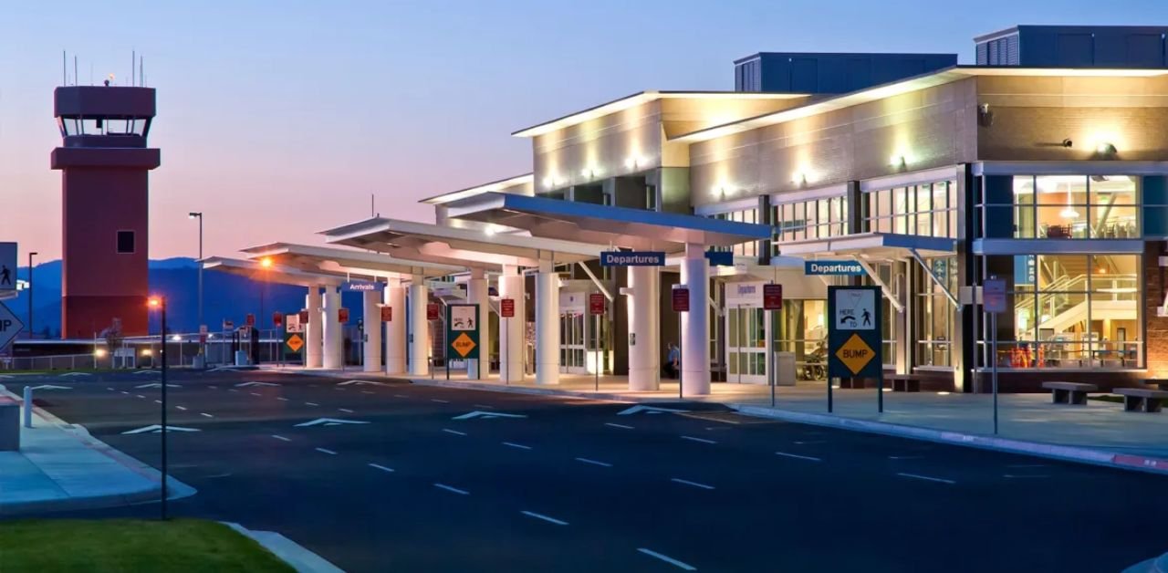 United Airlines MFR Terminal