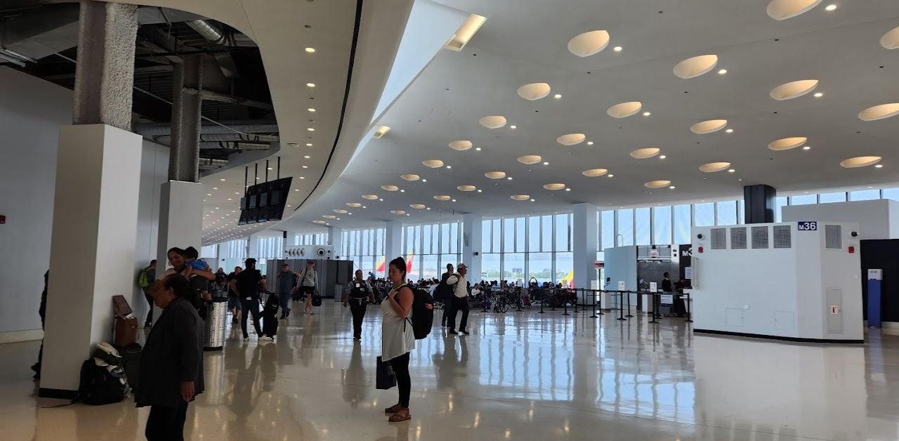 Avelo Airlines MDW Terminal