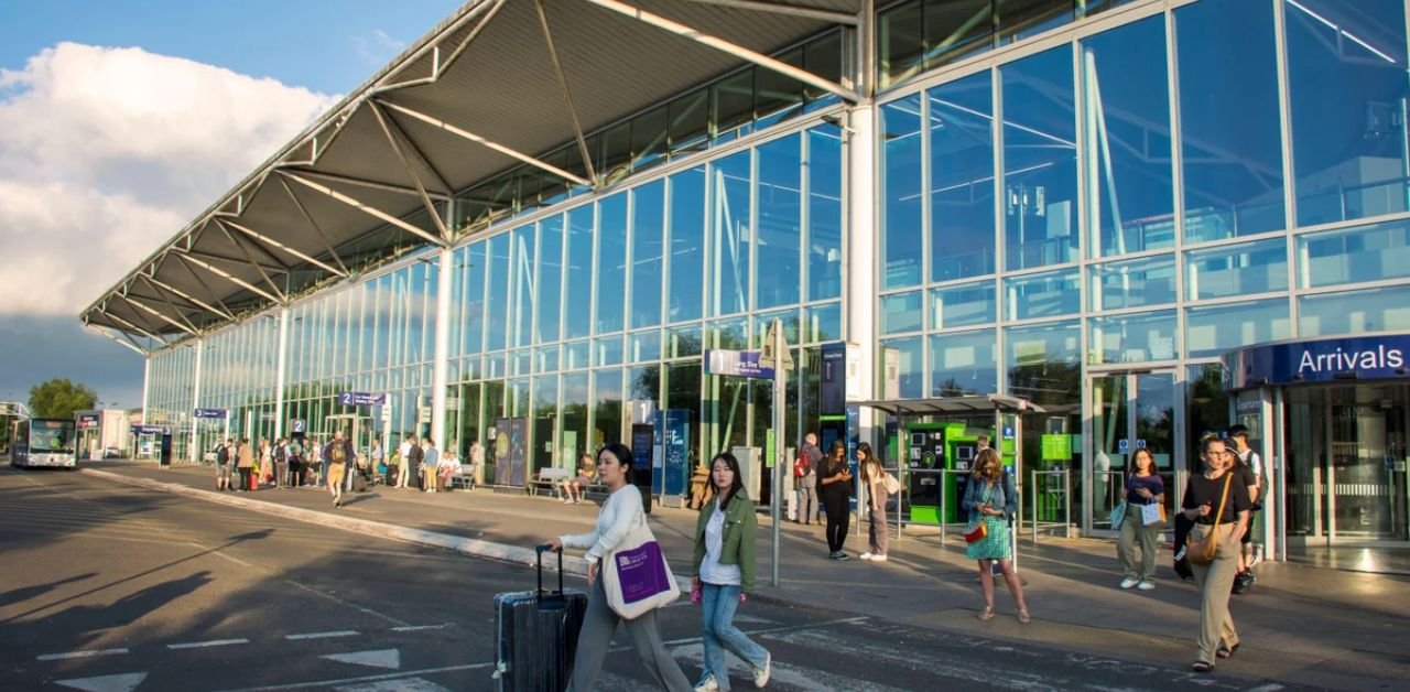 KLM Airlines BRS Terminal