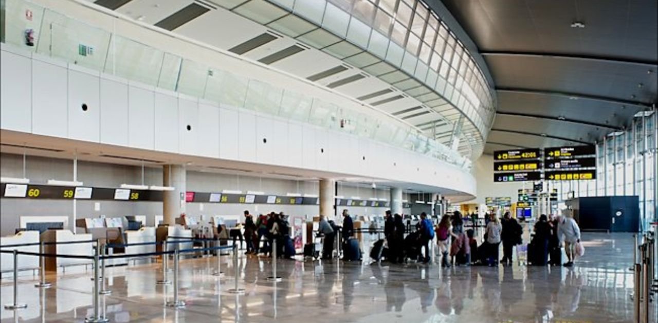 KLM Airlines VLC Terminal