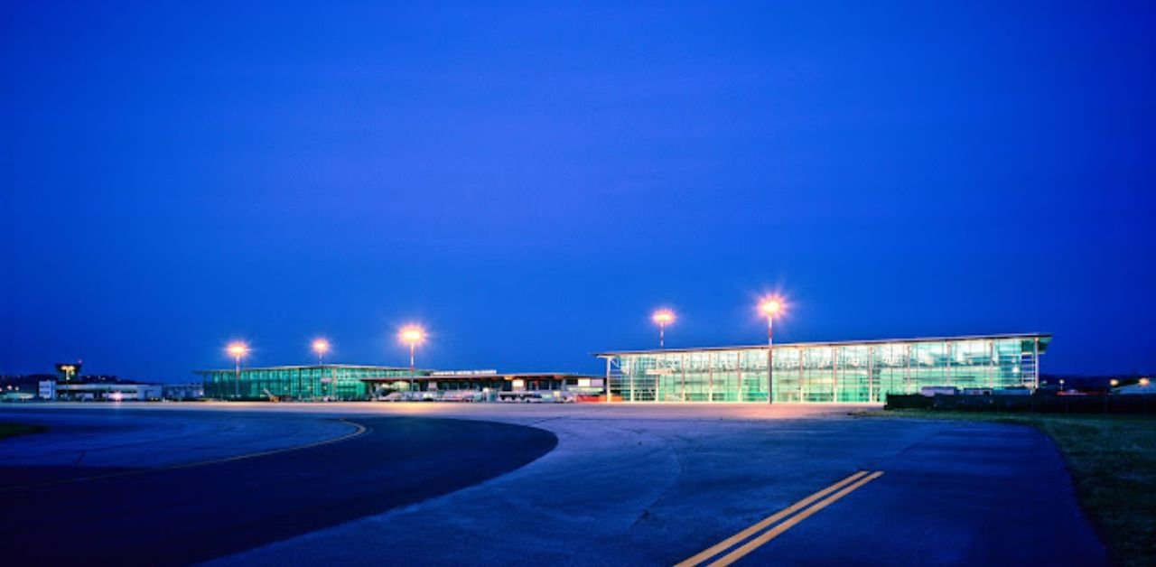 Lufthansa Airlines AOI Terminal
