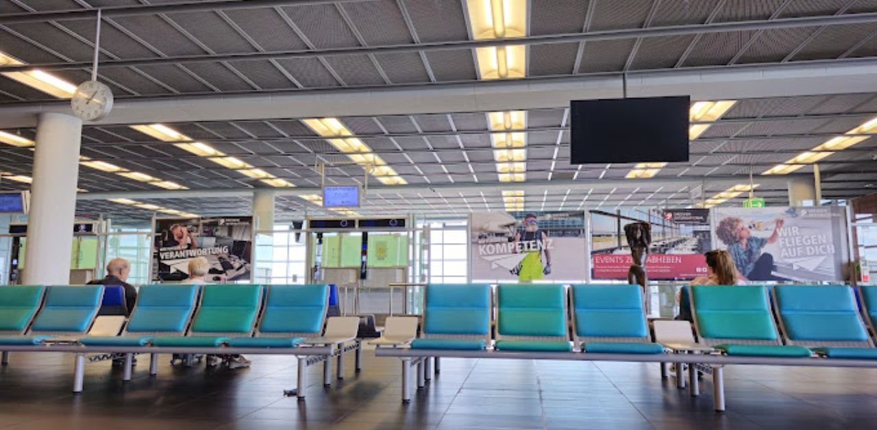 Lufthansa Airlines DRS Terminal