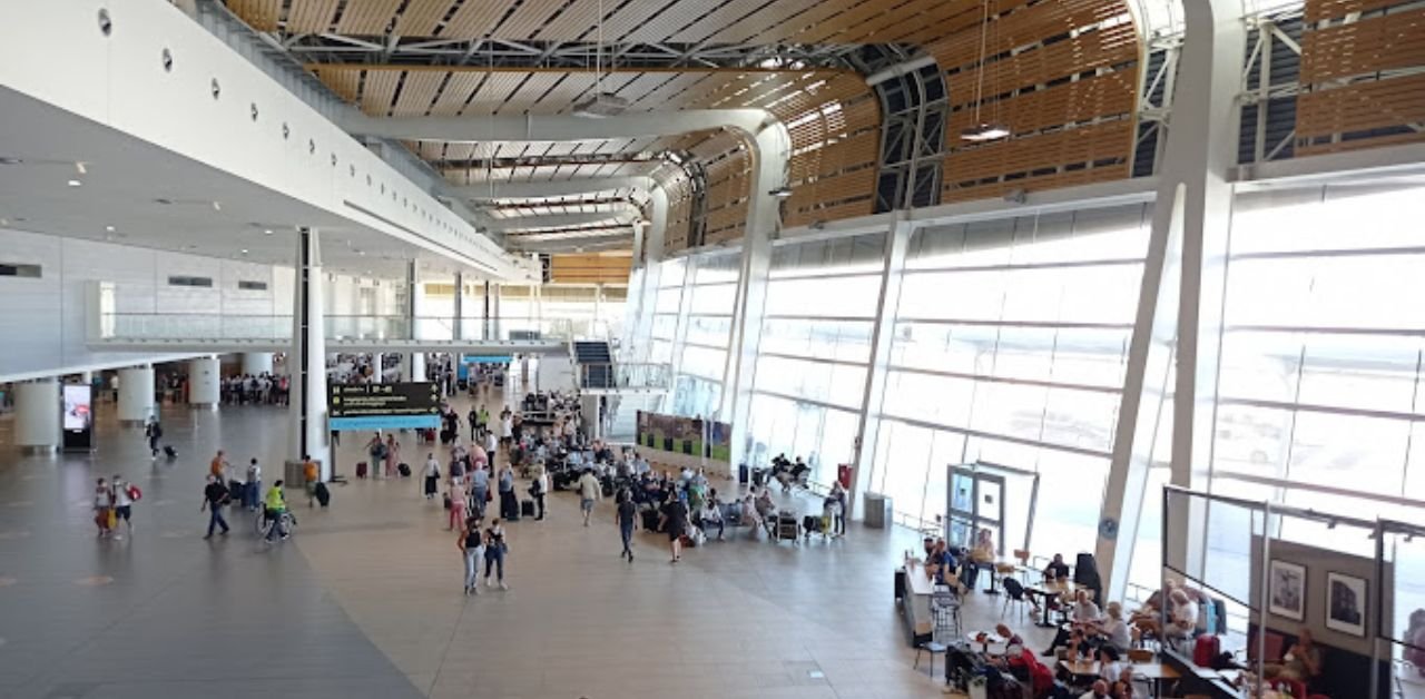 Lufthansa Airlines FAO Terminal