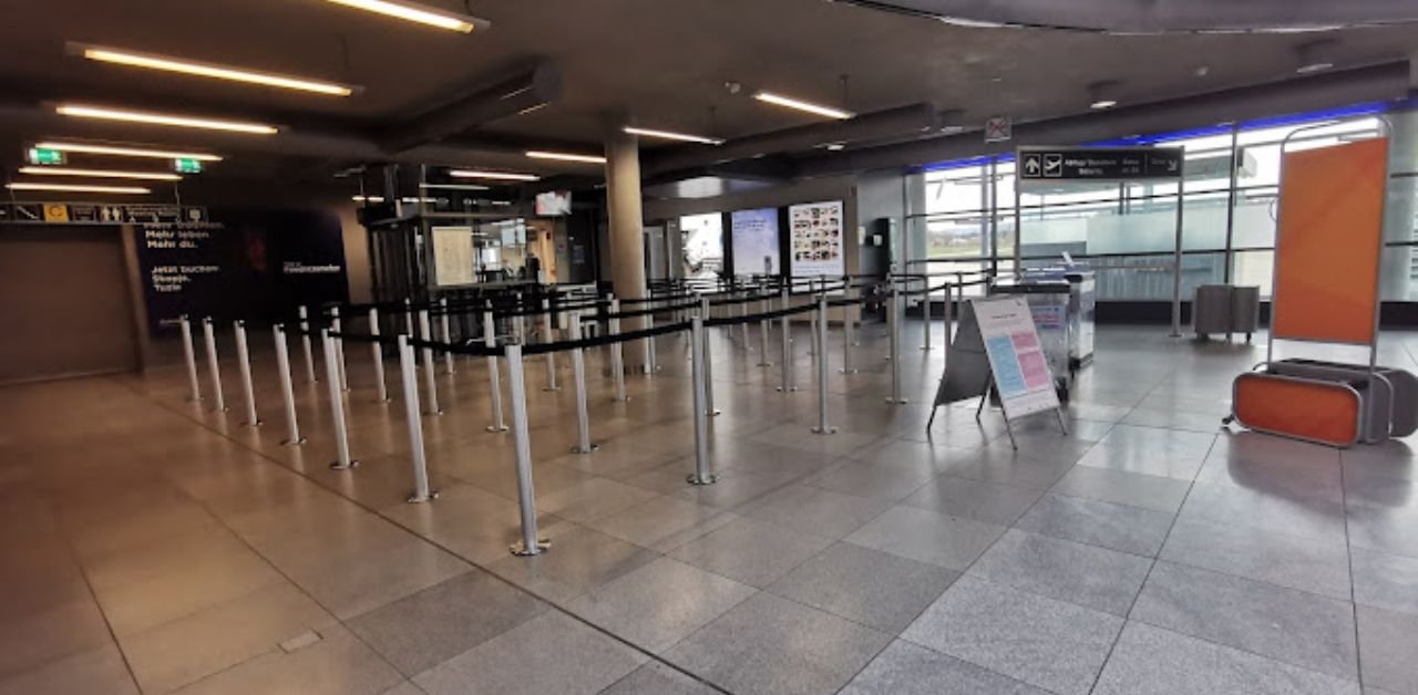 Lufthansa Airlines FDH Terminal