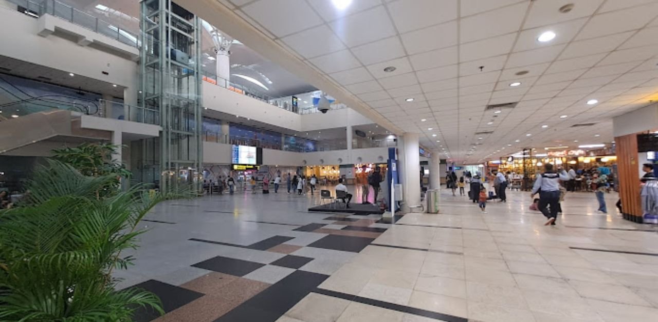 Lufthansa Airlines KNO Terminal