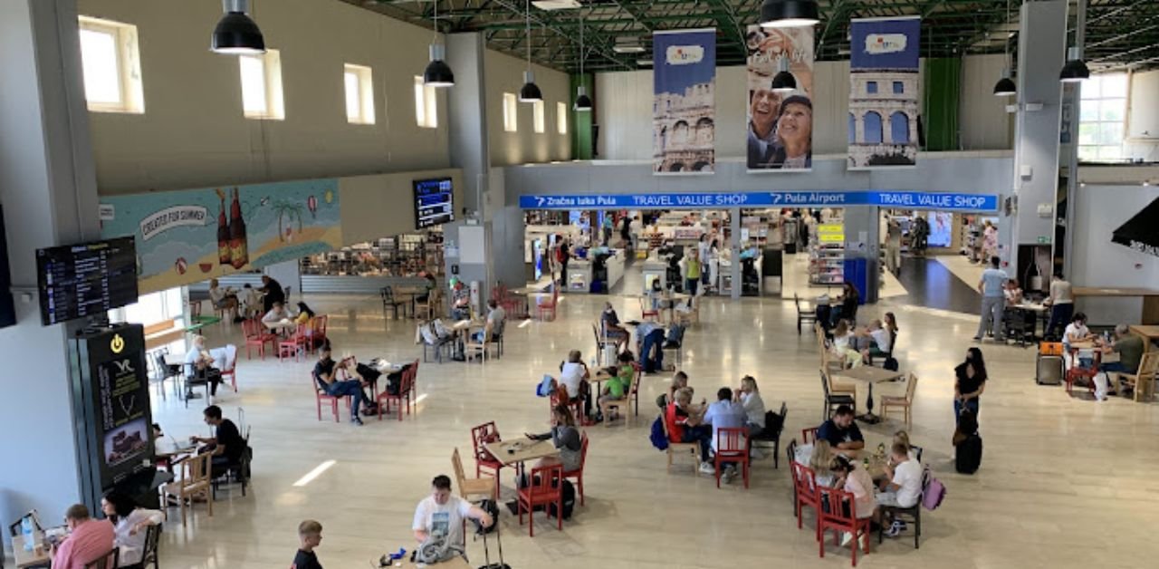 Lufthansa Airlines PUY Terminal