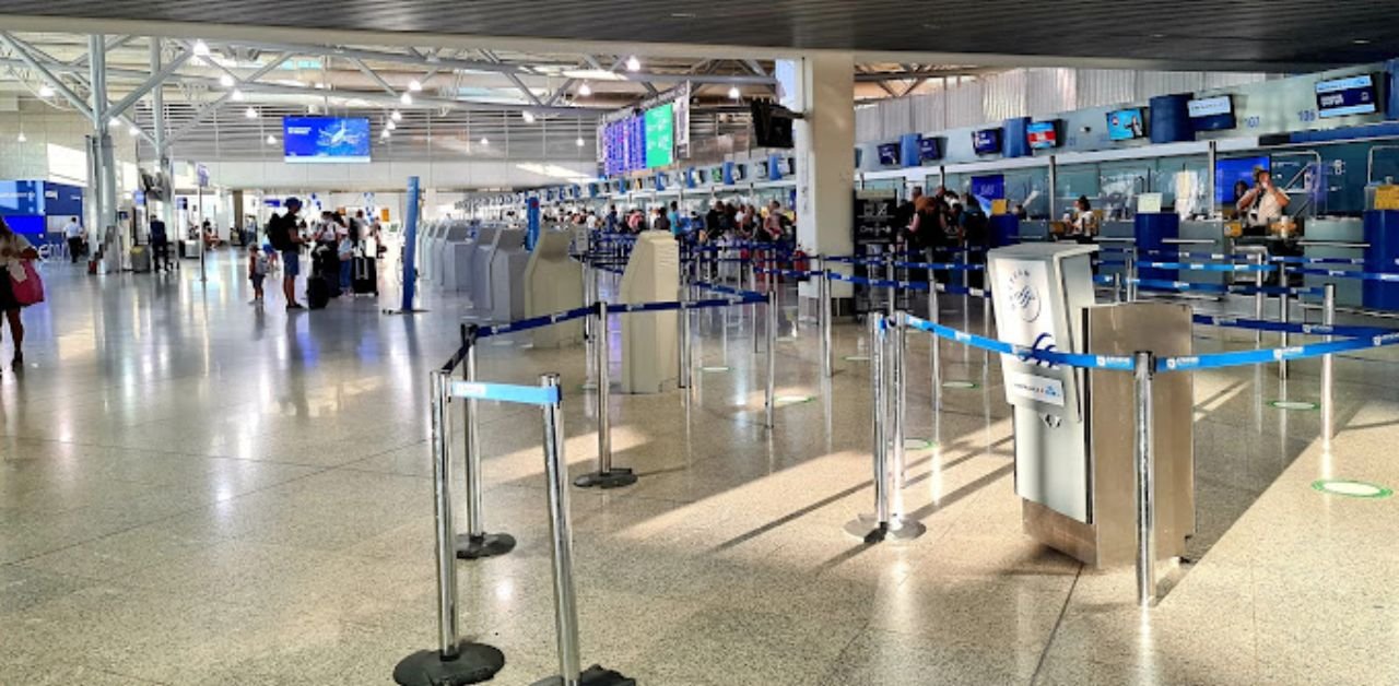 Singapore Airlines ATH Terminal