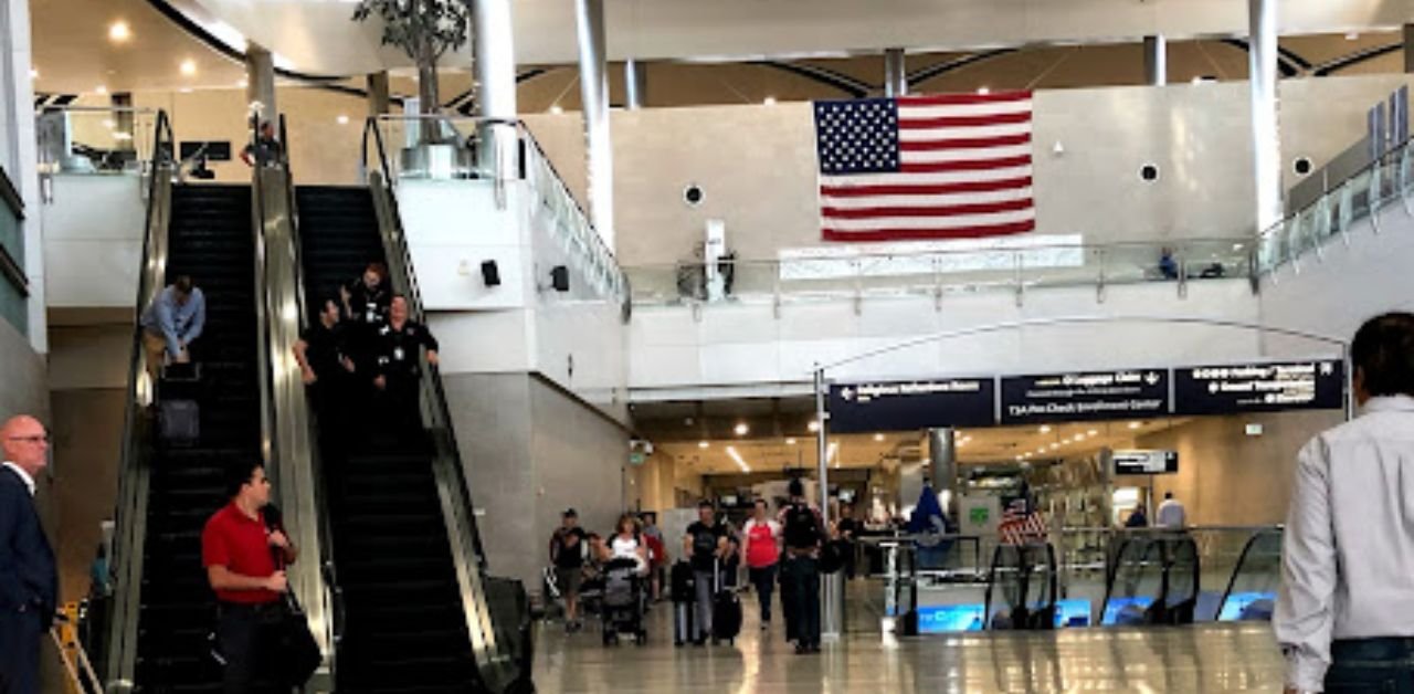 Singapore Airlines DTW Terminal