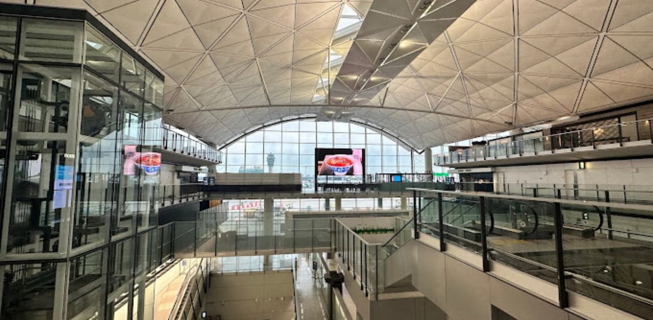 Singapore Airlines HKG Terminal