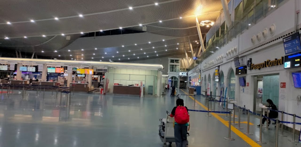 Singapore Airlines HKT Terminal