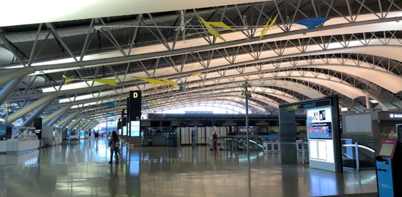 Singapore Airlines KIX Terminal