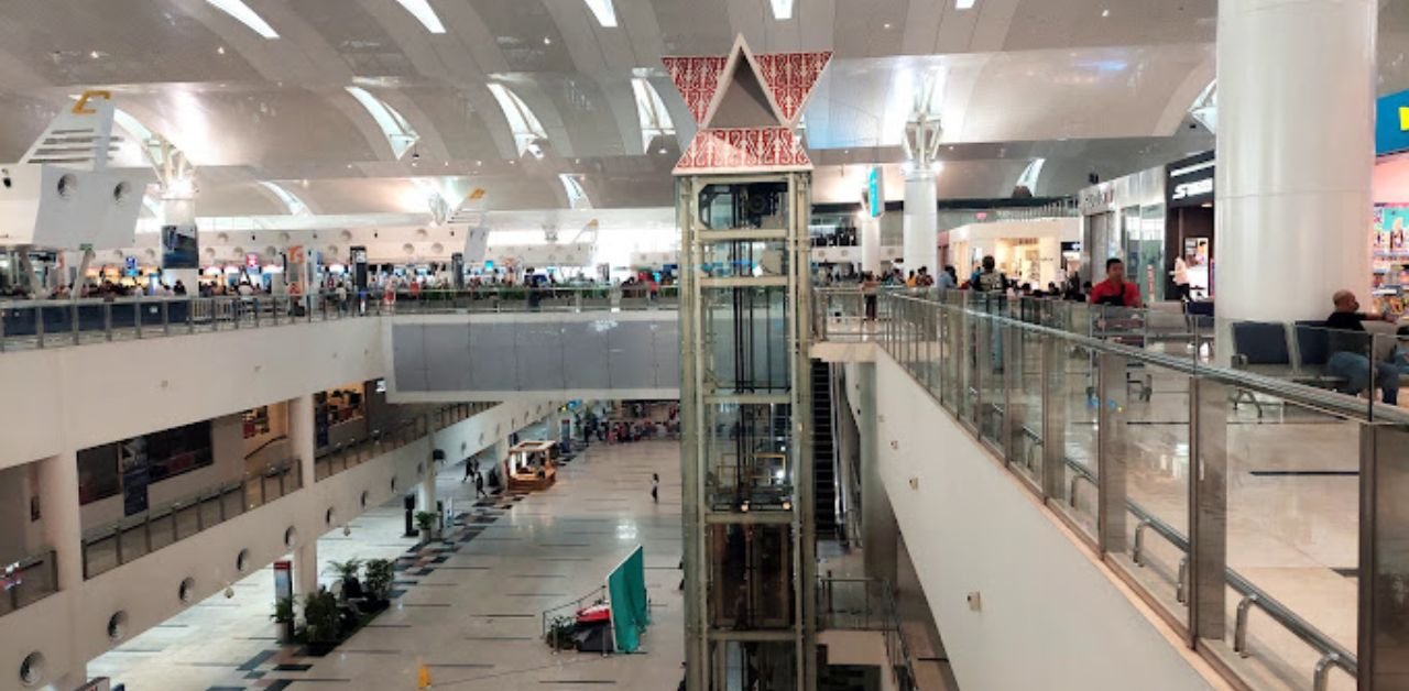Singapore Airlines KNO Terminal
