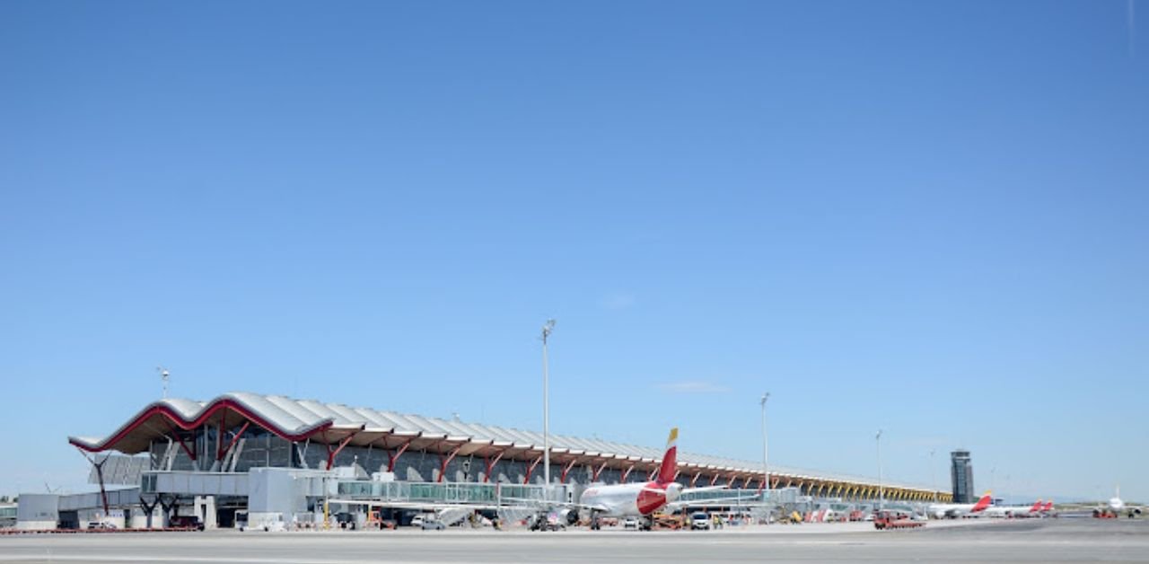 Singapore Airlines MAD Terminal