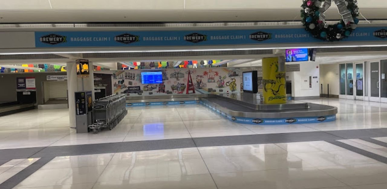 Singapore Airlines ONT Terminal