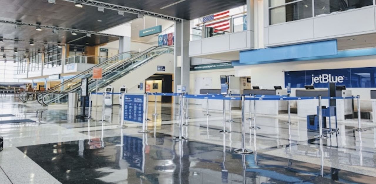 Singapore Airlines ORH Terminal