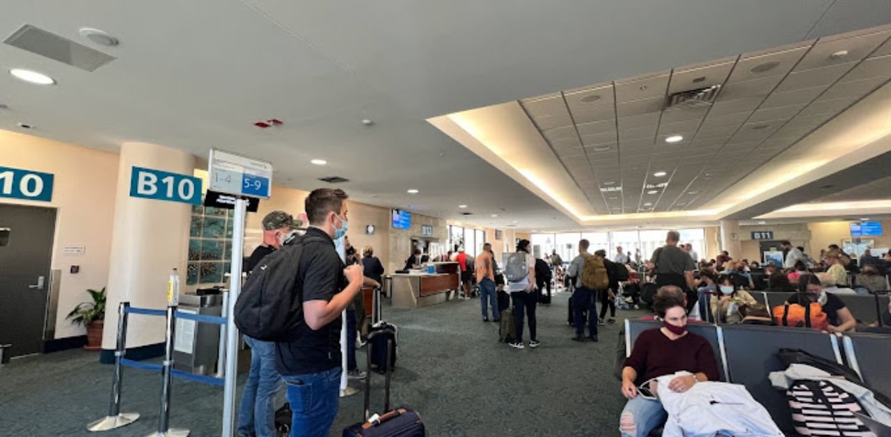 Singapore Airlines PBI Terminal