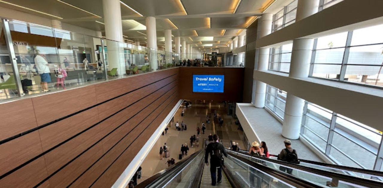 Singapore Airlines PHX Terminal