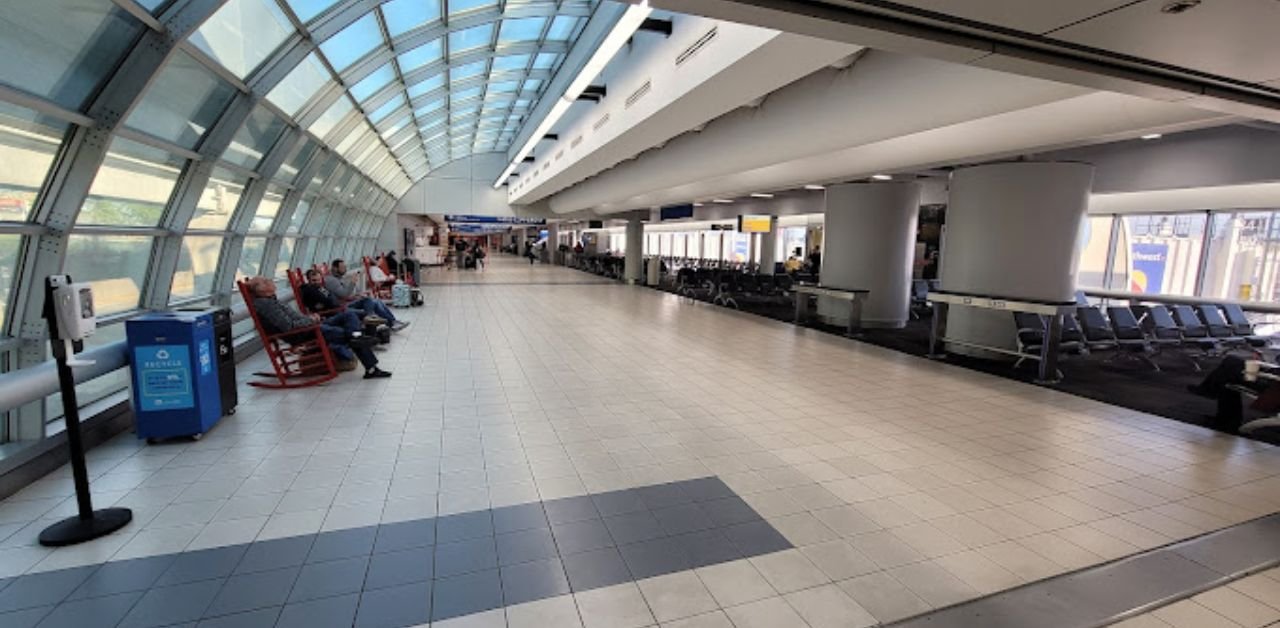 Singapore Airlines STL Terminal