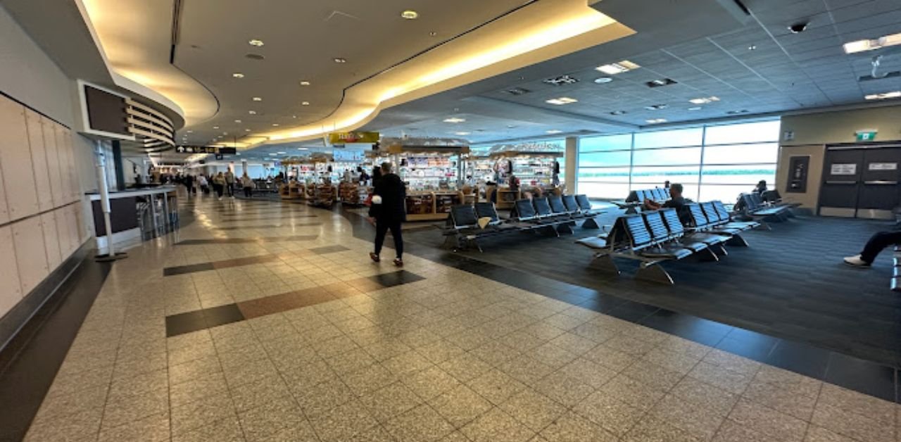 Singapore Airlines YHZ Terminal